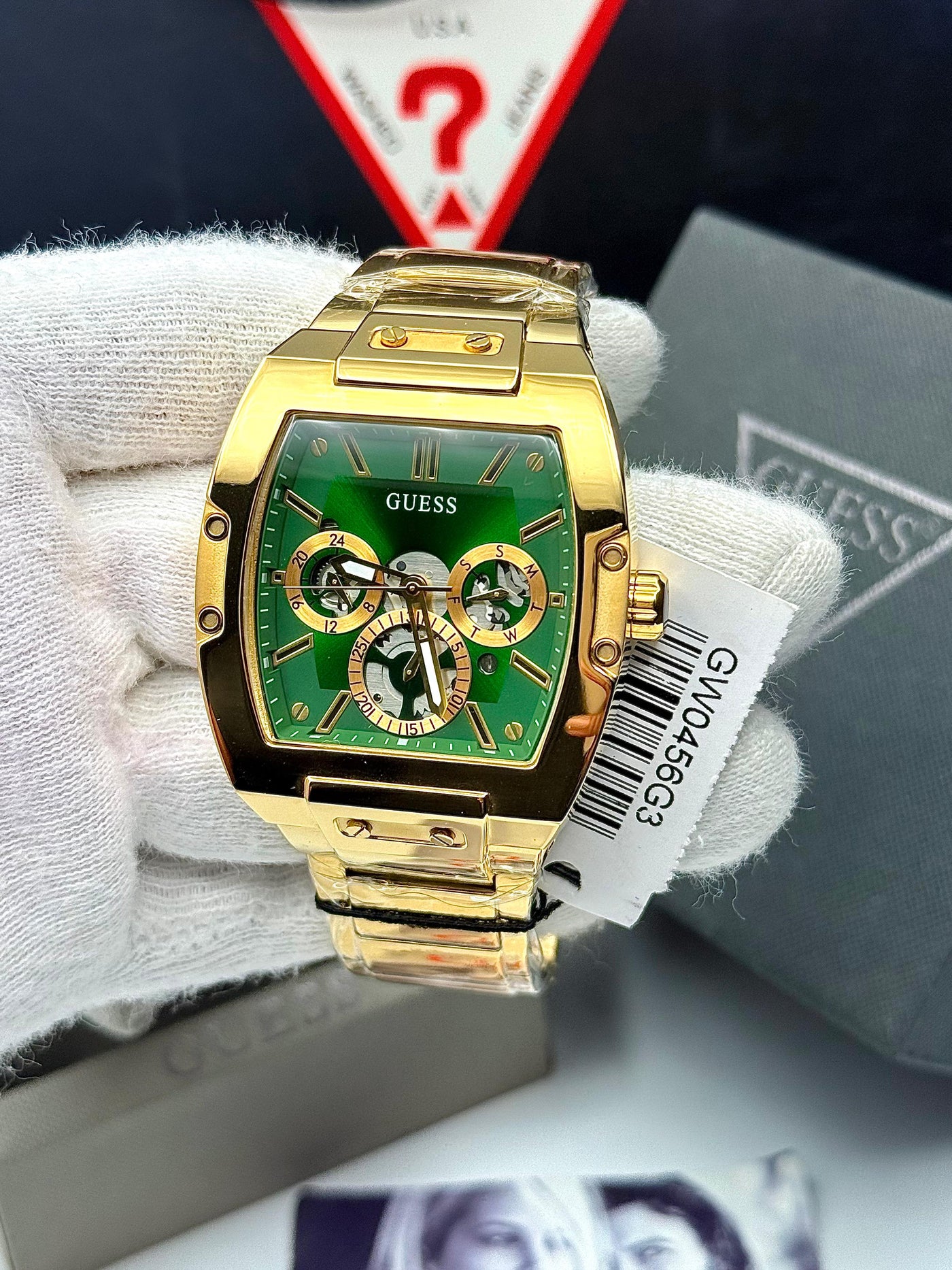 🟩🟨 Guess Phoenix Elegant Green Dial Men’s Quartz Stainless Steel Watch
