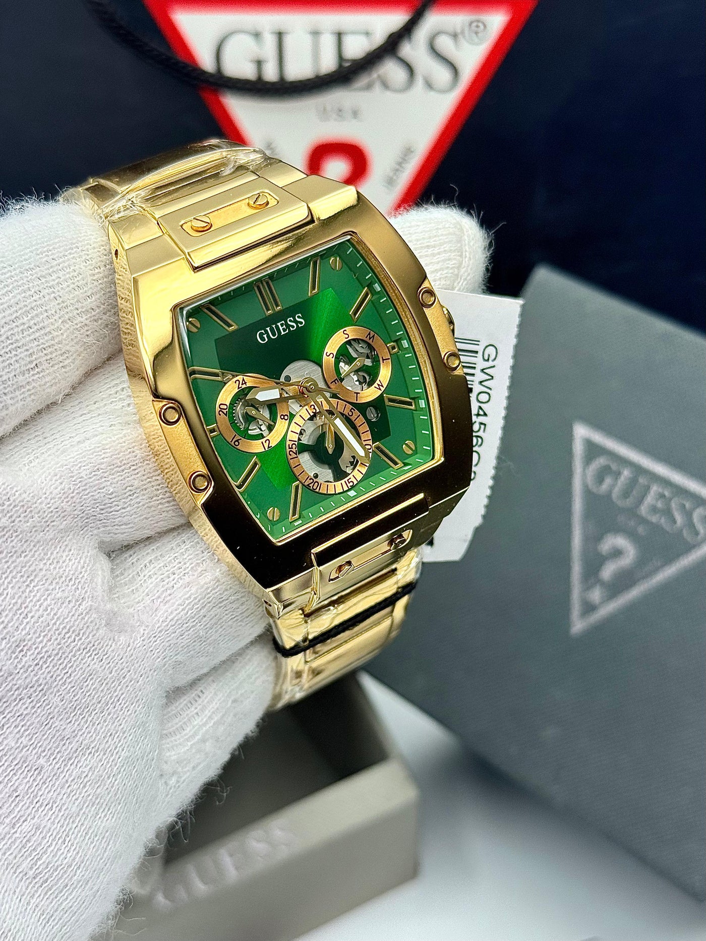 🟩🟨 Guess Phoenix Elegant Green Dial Men’s Quartz Stainless Steel Watch