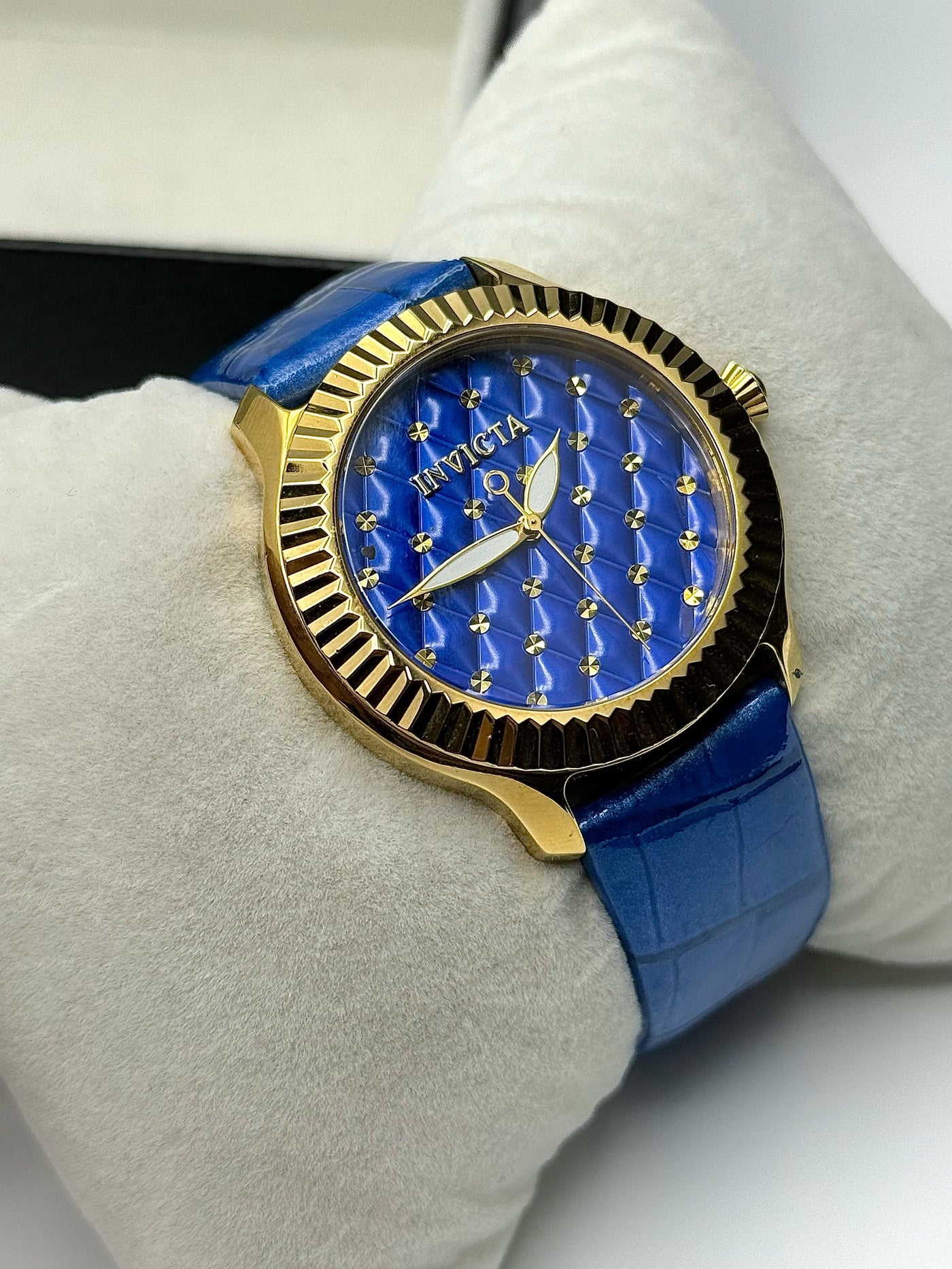 💙🩵Invicta Angel Blue Quilted Dial Ladies Watch
